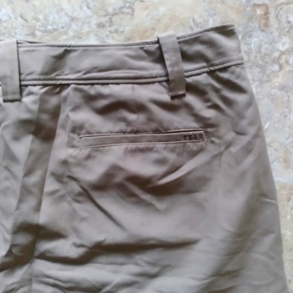 Izod Golf Classic Golf skirt, size 14 - Picture 4 of 8